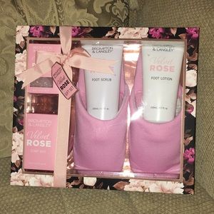 💝NWT Brompton & Langley Velvet Rose 5PC Gift Set